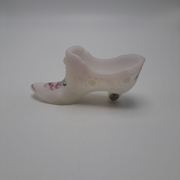 Fenton Art Glass Hand-Painted Victorian Style Shoe Figurine By Gilberto Tapia - Picture 7 of 9